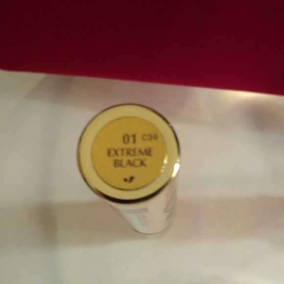 Estee Lauder Makeup - Picture 5 of 8